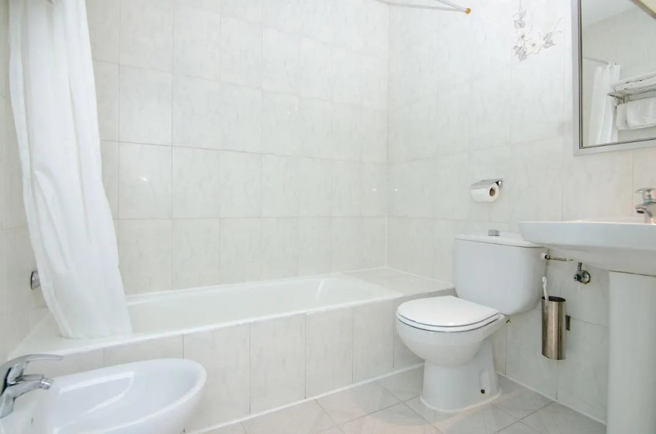 Hostal Manolo Garrucha Guest house