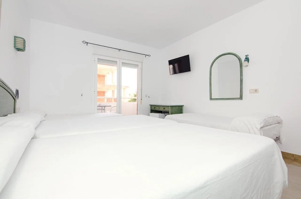 Hostal Manolo Garrucha 2*,