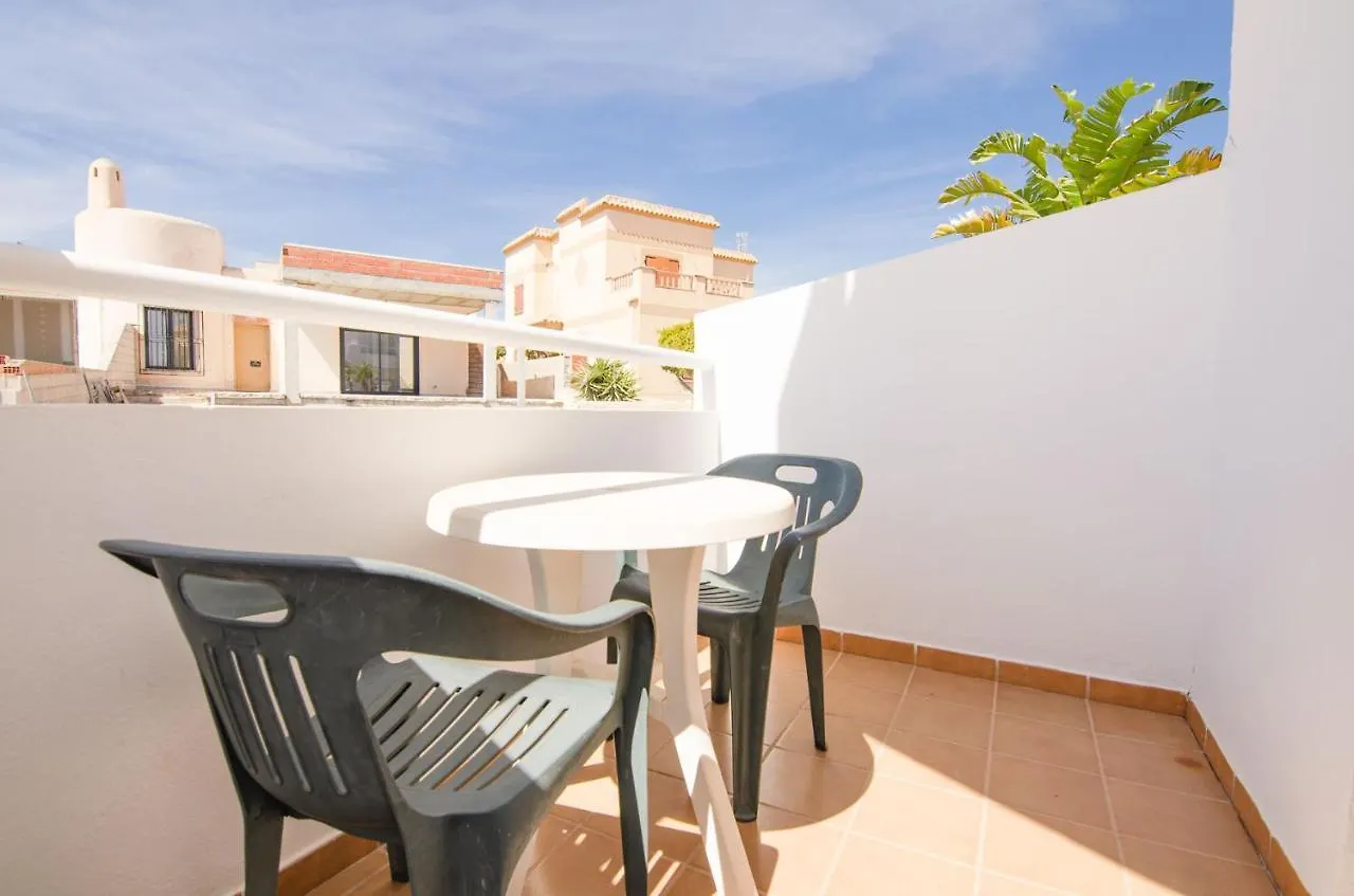 Hostal Manolo Garrucha Guest house