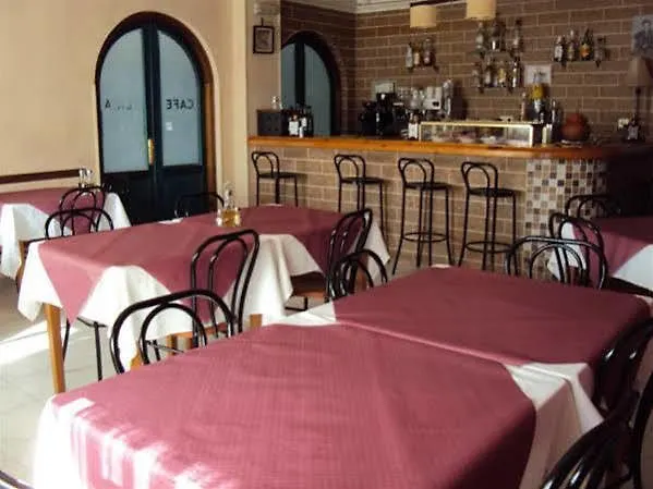 Hostal Manolo Garrucha Guest house